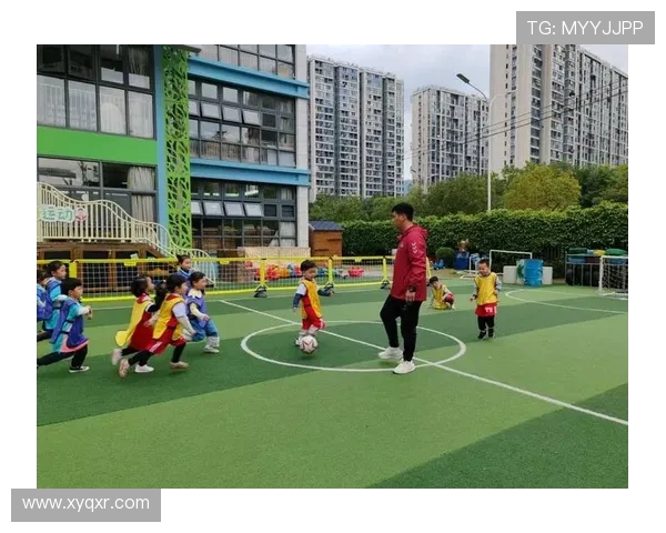 足球运动员如何提升个人技术与团队协作能力