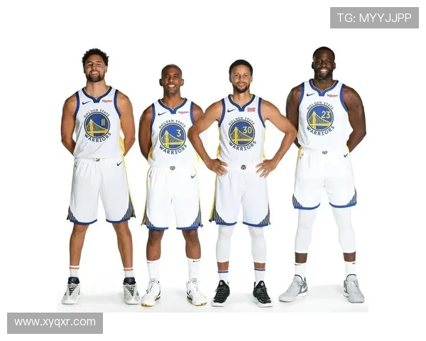 库里向保罗致敬祝贺你值得所有荣誉与赞美的时刻